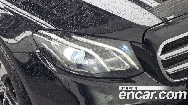 Mercedes-Benz E-Class 2019 — Photo 29/31