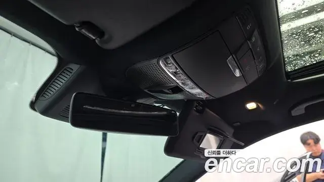 Mercedes-Benz E-Class 2019 — Photo 27/31