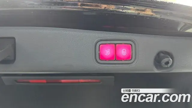 Mercedes-Benz E-Class 2019 — Photo 17/31