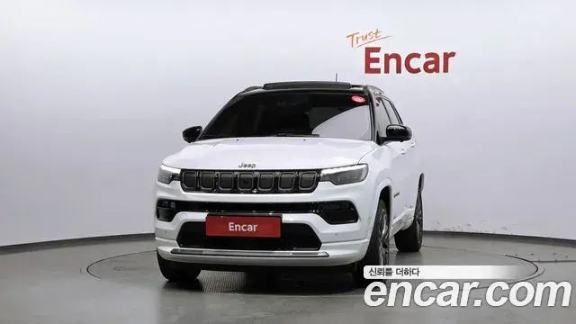 Jeep Compass 2022 — Photo 8/33