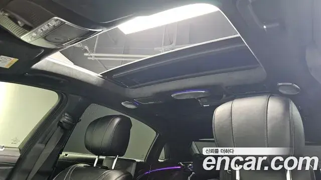 Mercedes-Benz S-Class 2020 — Photo 17/36
