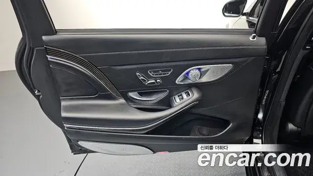 Mercedes-Benz S-Class 2020 — Photo 5/36