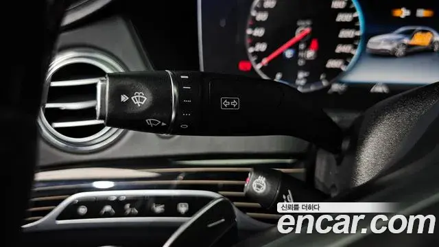 Mercedes-Benz S-Class 2020 — Photo 31/36