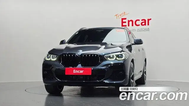 BMW X6 2022 — ფოტო 26/31