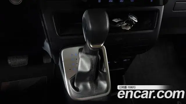 Hyundai Staria 2022 — Photo 9/20