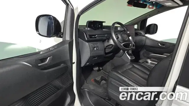 Hyundai Staria 2022 — Photo 10/20
