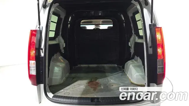 Hyundai Staria 2022 — Photo 17/20