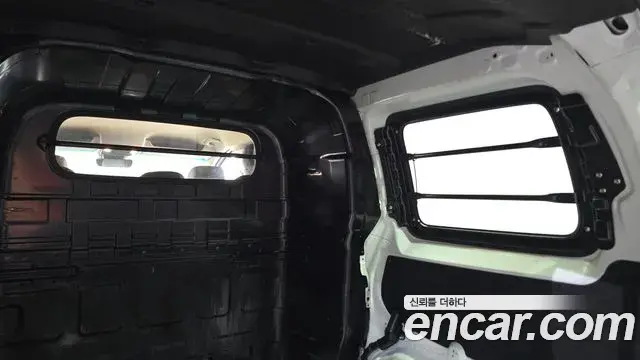 Hyundai Staria 2022 — Photo 19/20