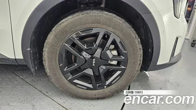 Kia Sorento 2024 — ფოტო 25/32