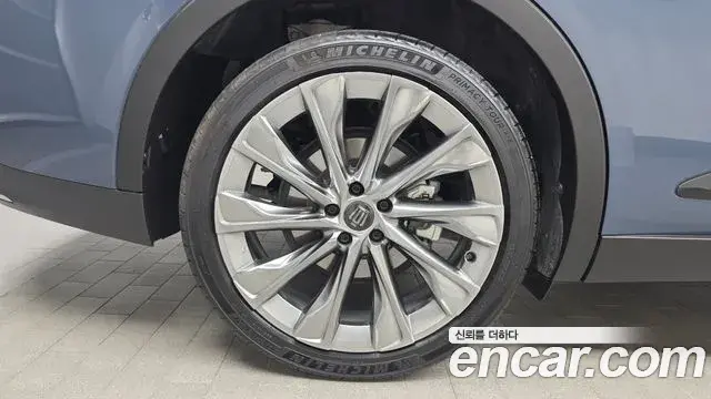 Toyota Crown Crossover 2025 — Şəkil 20/30
