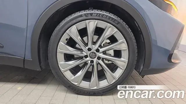 Toyota Crown Crossover 2025 — Şəkil 7/30