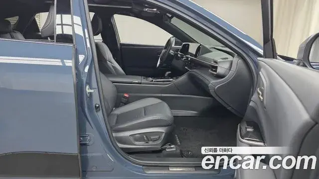 Toyota Crown Crossover 2025 — Şəkil 9/30