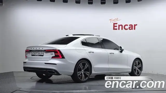 Volvo S60 2019 — Photo 15/20