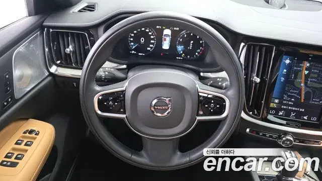 Volvo S60 2019 — Photo 13/20