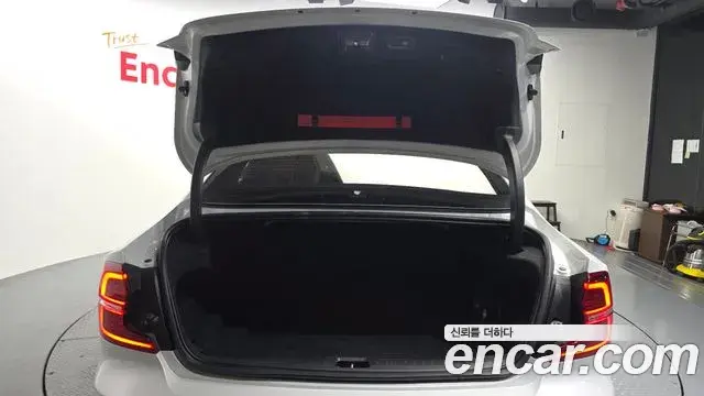 Volvo S60 2019 — Photo 17/20