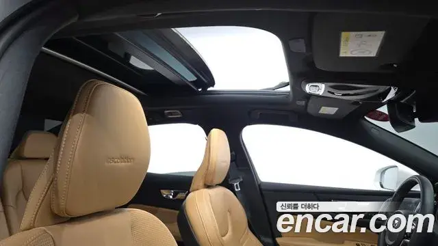 Volvo S60 2019 — Photo 14/20
