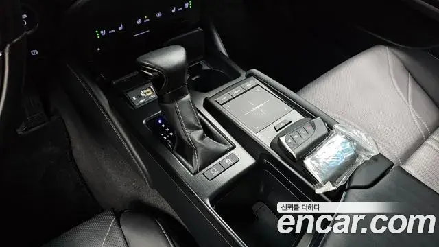 Lexus ES300h 2021 — Şəkil 6/30