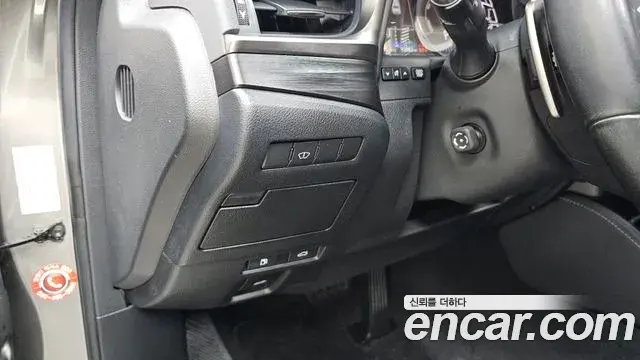 Lexus ES300h 2021 — Şəkil 28/30