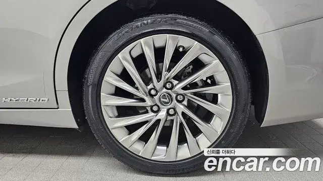 Lexus ES300h 2021 — Şəkil 19/30