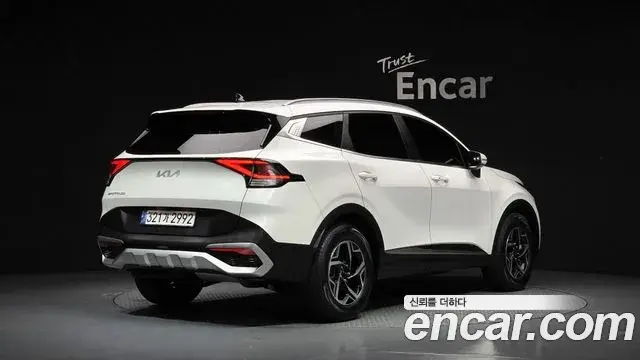 Kia Sportage 2022 — Фото 2/20