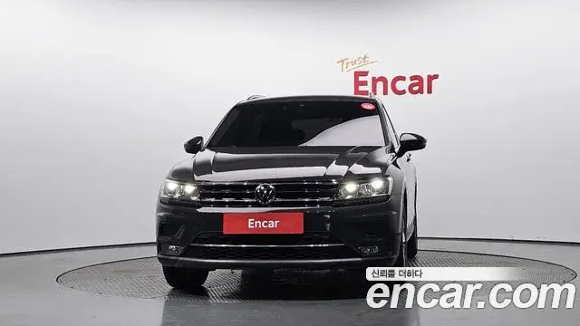 Volkswagen Tiguan 2020 — Şəkil 16/20