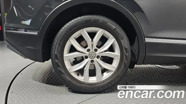 Volkswagen Tiguan 2020 — Şəkil 12/20