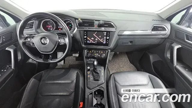 Volkswagen Tiguan 2020 — Şəkil 17/20