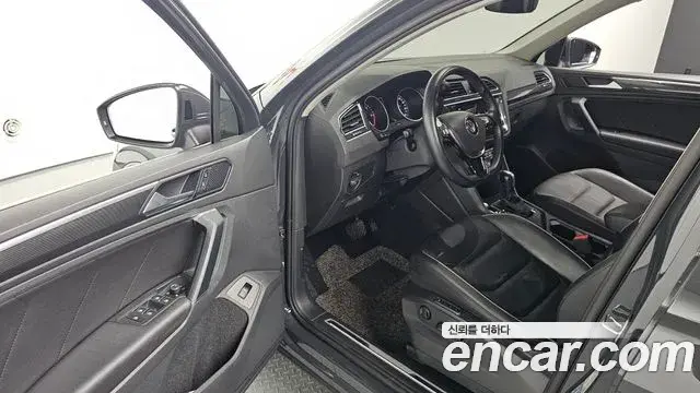 Volkswagen Tiguan 2020 — Şəkil 10/20