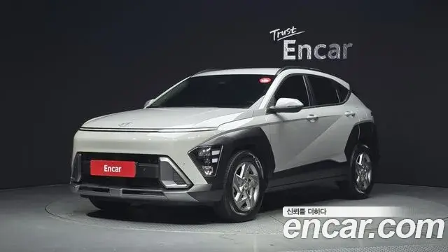 Hyundai Kona 2023 — Фото 1/20