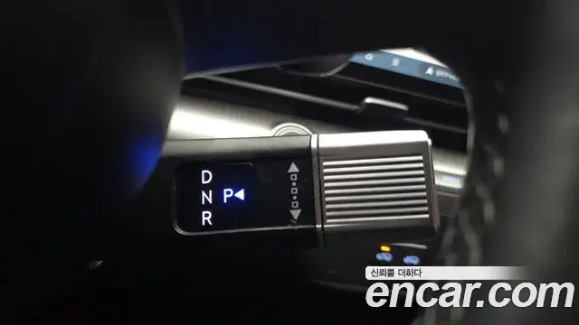 Hyundai Kona 2023 — Фото 9/20