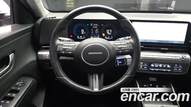 Hyundai Kona 2023 — Фото 13/20
