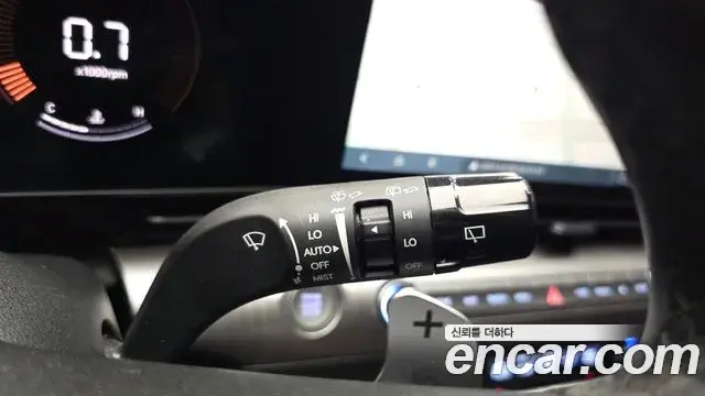 Hyundai Kona 2023 — Фото 17/20