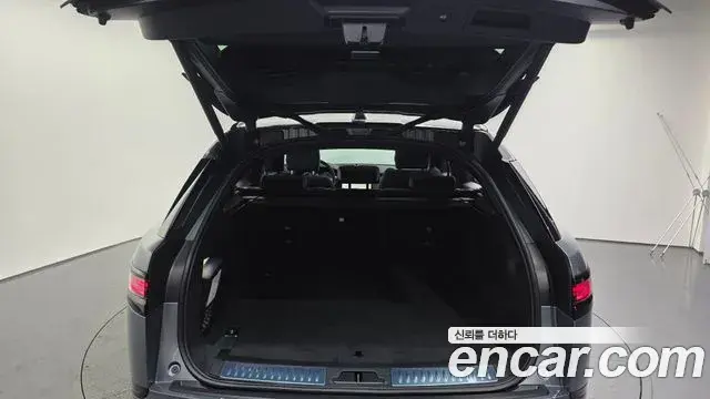 Land Rover Range Rover Velar 2025 — Şəkil 5/20