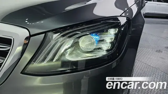 Mercedes-Benz S-Class 2020 — Photo 14/32
