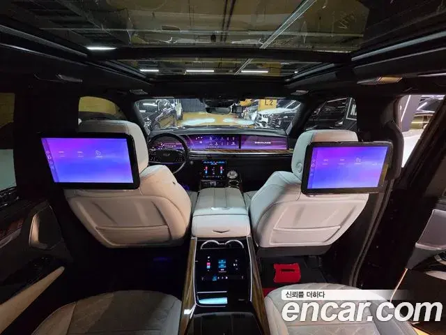 Cadillac Escalade 2025 — Photo 2/20