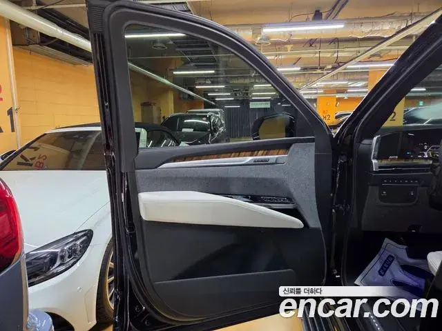 Cadillac Escalade 2025 — Photo 6/20