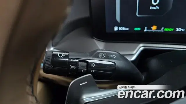 Kia Sorento 2025 — Şəkil 28/35