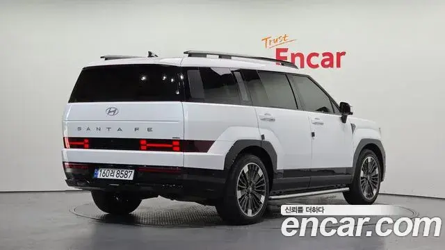 Hyundai Santa Fe 2024 — Photo 2/37