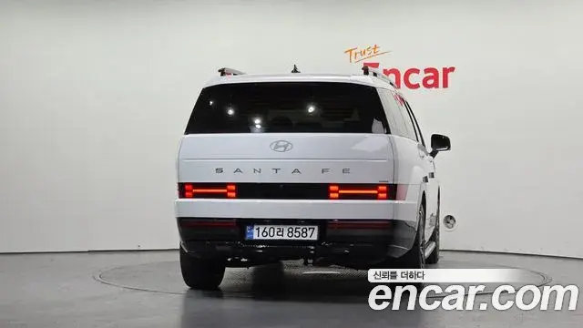 Hyundai Santa Fe 2024 — Photo 4/37