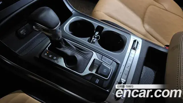 Kia Carnival 2021 — Şəkil 16/34