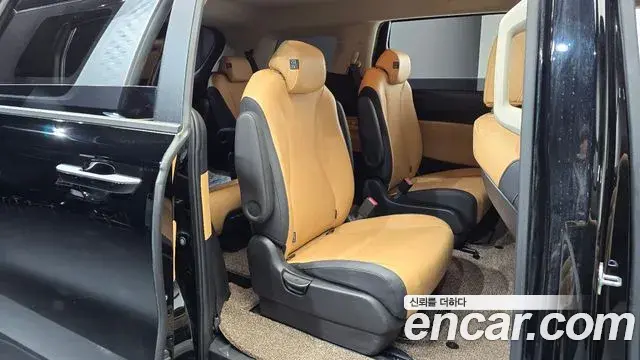 Kia Carnival 2021 — Şəkil 26/34