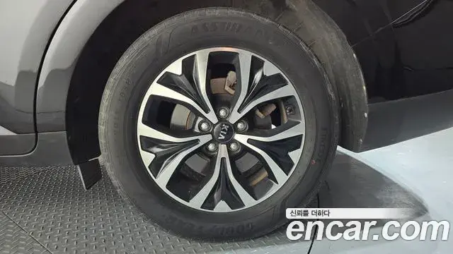 Kia Carnival 2021 — Şəkil 27/34