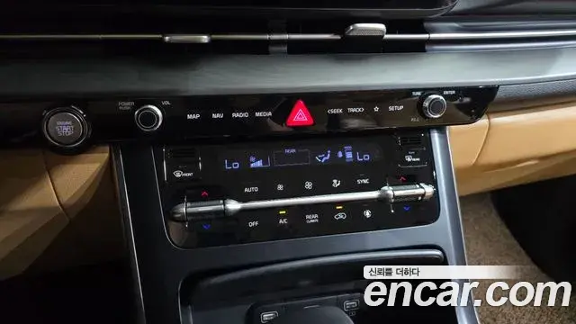 Kia Carnival 2021 — Şəkil 19/34