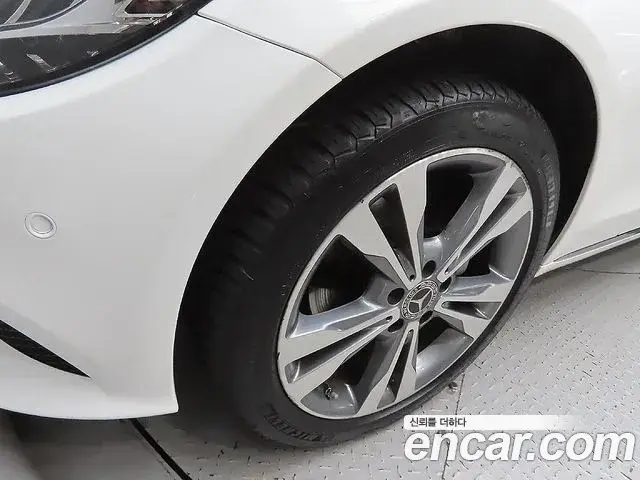 Mercedes-Benz C-Class 2020 — Photo 8/20