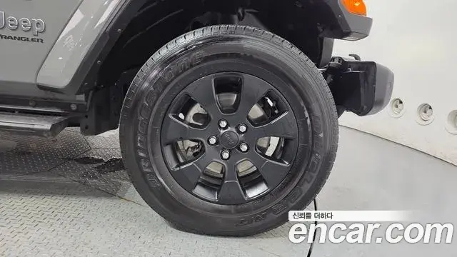 Jeep Wrangler 2023 — Şəkil 24/33