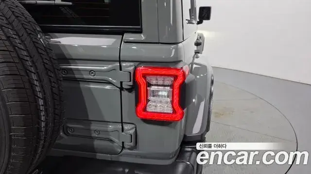 Jeep Wrangler 2023 — Şəkil 4/33