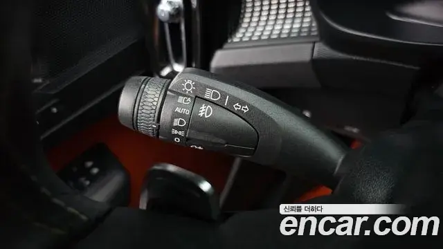 Volvo XC40 2020 — Photo 2/36