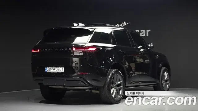 Land Rover Range Rover Sport 2023 — ფოტო 29/32