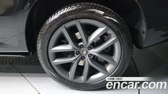 Land Rover Range Rover Sport 2023 — ფოტო 8/32