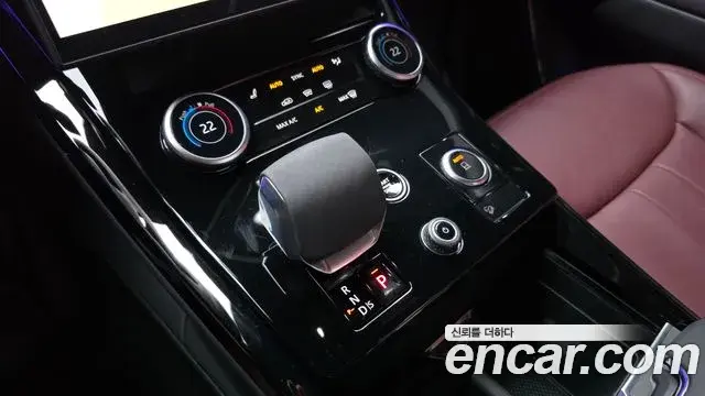 Land Rover Range Rover Sport 2023 — ფოტო 25/32